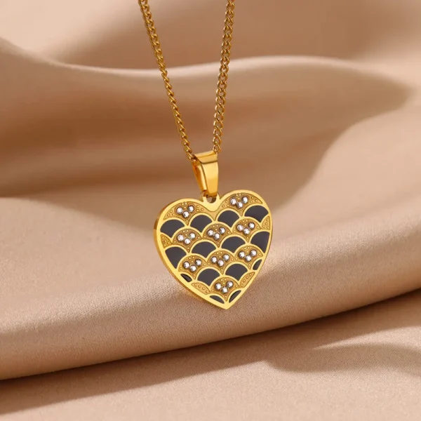 Collier pendentif cœur écaille saint valentin