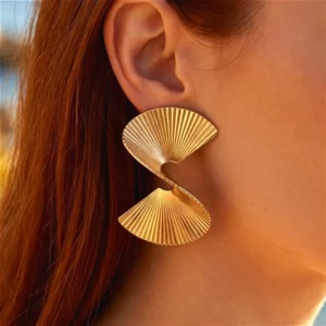 Boucles d’oreilles spirale en acier inoxydable texturé, plaqué or – Élégance moderne & style intemporel